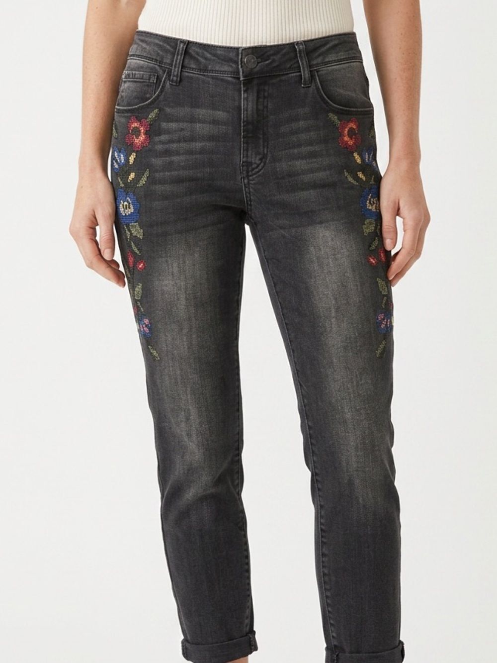KENSIE | Black Wash Floral Embroidered Skinny Jeans Women’s Size 8